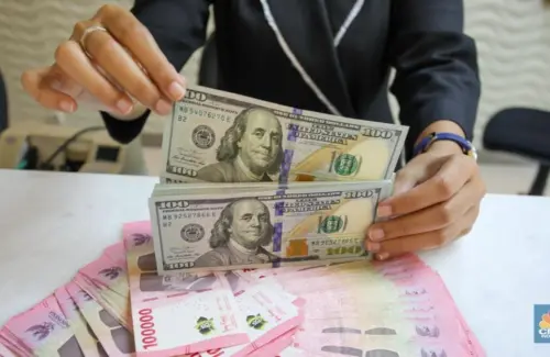 Rupiah Melemah Lagi, Dolar AS Bertengger di Rp17.865