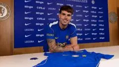 Chelsea Ikat Bek Kiri Potensial Pep Chavarria dengan Kontrak Lima Tahun