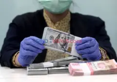 Rupiah Tergerus, Ditutup di Rp17.877 per Dolar AS pada 12 Agustus 2026