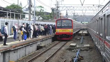 Perjalanan KRL dan LRT Rp8 di HUT RI 2026
