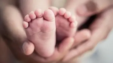 Kontak Kulit ke Kulit Ibu-Bayi: Benteng Pertahanan Melawan Depresi Pasca Melahirkan