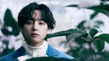 V BTS Akui Berjuang dengan Gangguan Pendengaran Selama 2,5 Tahun