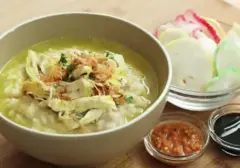 Inovasi Bubur Ayam Kuah Kuning: Lezatnya Pengganti Nasi dengan Oat