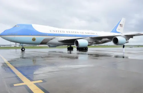 Iran Diduga Coba Serang Air Force One, Trump Dievakuasi ke Pesawat Lain