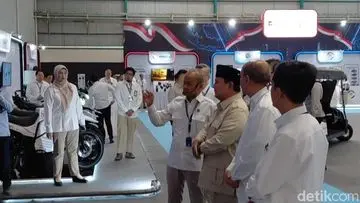 Prabowo Ungkap Proyek Mobil Listrik Nasional Siap Meluncur, Target Produksi Massal 2028