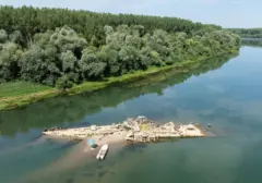 Kemarau Ekstrem Ungkap Bangkai Kapal Tunda PD II di Sungai Sava Serbia