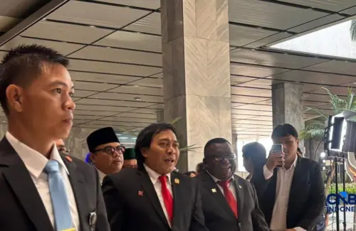 Komeng, Anggota DPD, Berharap Pidato Prabowo Fokus Rakyat dan Bercanda "Juara 1"