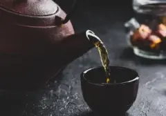 Pilihan Konsumsi Teh: Panas vs. Dingin, Mana yang Unggul?