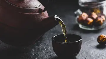 Pilihan Konsumsi Teh: Panas vs. Dingin, Mana yang Unggul?