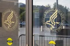 Dana Federal untuk Perawatan Afirmasi Gender pada Anak Dipangkas Mulai Oktober