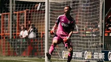 Gol Telat Tunda Kemenangan Ajax di Kandang FC Utrecht, Maarten Paes Berkontribusi