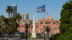 Diplomat Inggris di Buenos Aires Tak Lagi Terima Bonus Keras