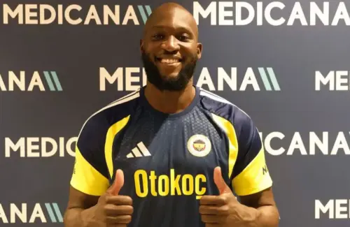 Lukaku Resmi Berseragam Fenerbahce, Ungkap Ikatan Emosional dengan Turki