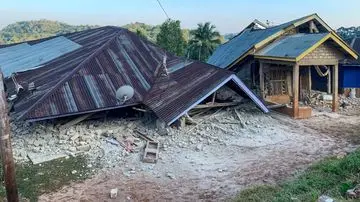 Gempa M 7.0 Guncang NTT, Warga Panik Berlarian ke Dataran Tinggi