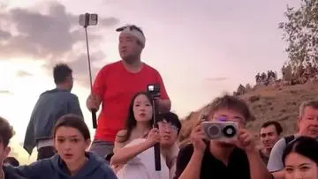 Ratusan Wisatawan Dievakuasi dari Pulau Padar Pasca Gempa M7 NTT