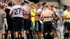 Newcastle Ganti Seragam di Tengah Laga Uji Coba Melawan Bayer Leverkusen