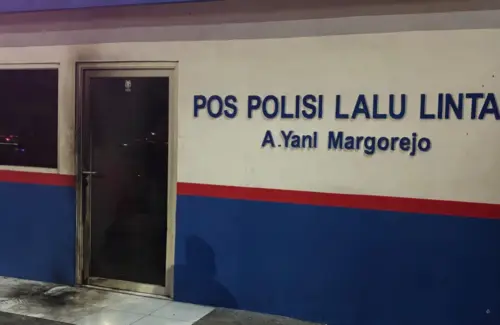 Bom Molotov di Pos Lantas Margorejo Surabaya: Polisi Kejar Pelaku Tunggal