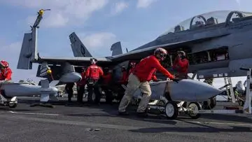 Trump Tegaskan Tentara AS di USS Abraham Lincoln dalam Kondisi Prima, Bantah Isu Stres Akibat Ketegangan Iran