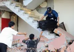 Media Internasional Pantau Gempa M7 NTT dan Peringatan Tsunami