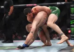Dominasi Makhachev di Welter UFC: Rekor Sempurna, Tapi Belum Ada Kemenangan Submission