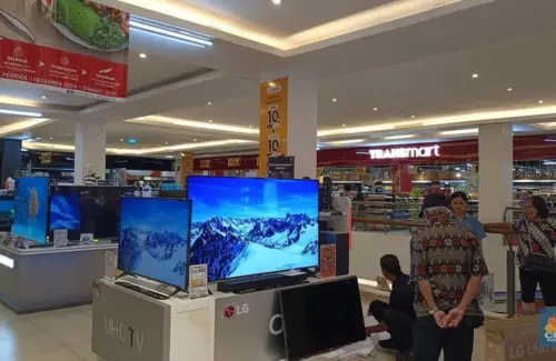Transmart Tebar Promo Akhir Pekan: TV 43 Inci Dibanderol di Bawah Rp 3 Juta