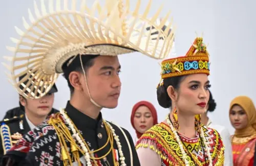 Wapres Gibran Tampil Anggun dengan Baju Adat Rote di HUT RI ke-79, Simbol Dukungan untuk NTT