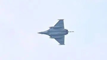 Momen Spektakuler: Pesawat Tempur Rafale dan A400M TNI AU Ramaikan HUT Ke-81 RI