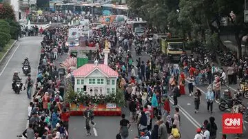 Karnaval Kendaraan Hias Semarakkan HUT Kemerdekaan di Jakarta Malam Ini