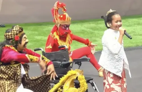 Sinden Cilik Disabilitas Savia Aulia Raih Pujian di Istana Merdeka