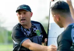 Usai Juara Piala Presiden 2026, Pelatih Tavares Ingatkan Persebaya untuk Tetap Rendah Hati