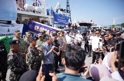 Bantuan Kemanusiaan Gempa NTT Dikirim via Kapal, Menteri Trenggono Pantau Langsung