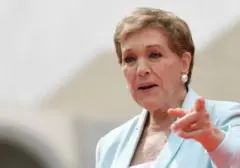 Julie Andrews Pastikan Absen di The Princess Diaries 3