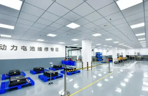 CATL Jangkau 100 Kota Global, Robot Siap Layani Servis Baterai Mobil Listrik