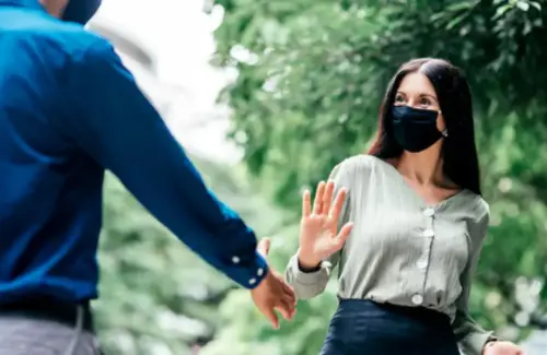 Jika Seseorang Sama Sekali Tidak Ingin Disentuh, Kemungkinan Dia Memiliki 7 Kepribadian Ini