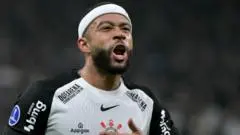 Depay Pilih Potong Gaji Demi Bertahan di Corinthians
