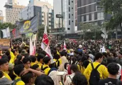 Mahasiswa Tuntut Akses Bundaran HI Dibuka, Blokade di Depan UOB Plaza