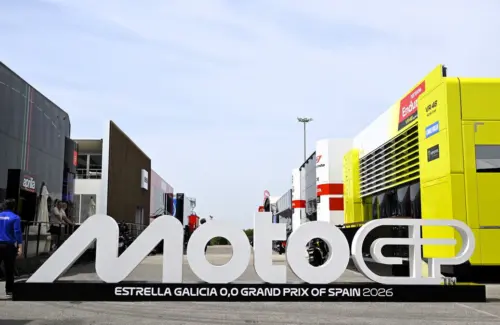 Netflix Garap Film Thriller Perampokan Bertema MotoGP, Alan Ritchson Jadi Bintang