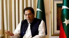 Pengadilan Pakistan Perintahkan Pemindahan Imran Khan ke Rumah Sakit dari Penjara