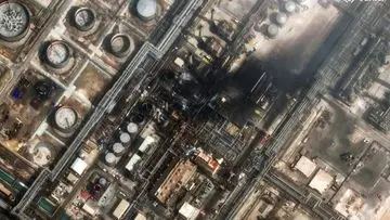 Milisi Houthi Serang Fasilitas Kilang Minyak Aramco di Arab Saudi