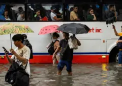 Banjir Luapan Hantam Manila, Ribuan Terendam Akibat Badai Monsun