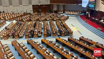 DPR Loloskan 14 Calon Hakim Agung dan Ad Hoc MA, Termasuk Istri Desmond Junaidi Mahesa
