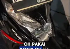 Motor BeAT Rusak Parah Akibat Lemparan Batu oleh Pengemudi Alphard