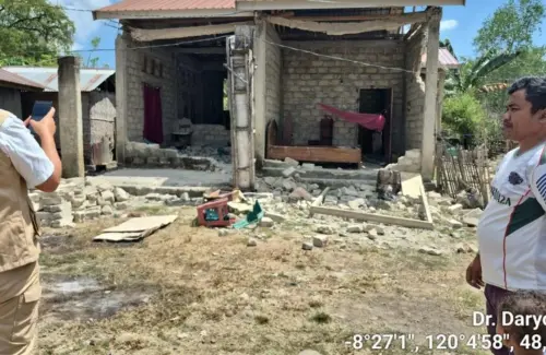 Gempa Flores: 71 Tewas, Puluhan Ribu Warga Mengungsi Akibat Kekhawatiran Gempa Susulan