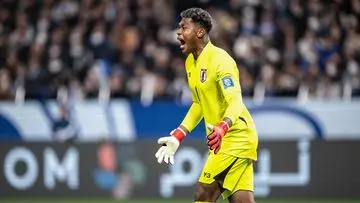 Zion Suzuki Pecahkan Rekor: Kiper Jepang Pertama di Aston Villa