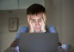 Studi Jerman: Kecanduan Internet Picu Stres dan Gangguan Mood