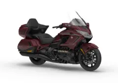 Fitur Keselamatan Unggulan: Honda ADV 160 dan Yamaha TMAX Pimpin Daftar Motor Canggih