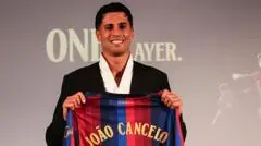 Joao Cancelo Resmi Berseragam Barcelona dengan Status Permanen