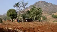Dua Jurnalis Prancis Didakwa di Togo Terkait Dokumen Palsu