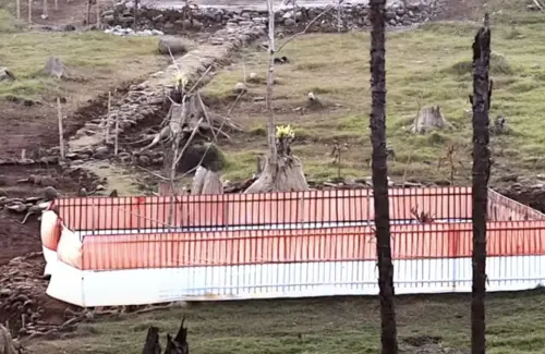 Kemunculan Makam Keramat Akibat Surutnya Air Waduk Jatiluhur