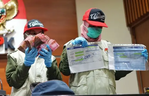 KPK Sita Ratusan Juta Rupiah dari OTT Rektor Unsoed Akhmad Sodiq